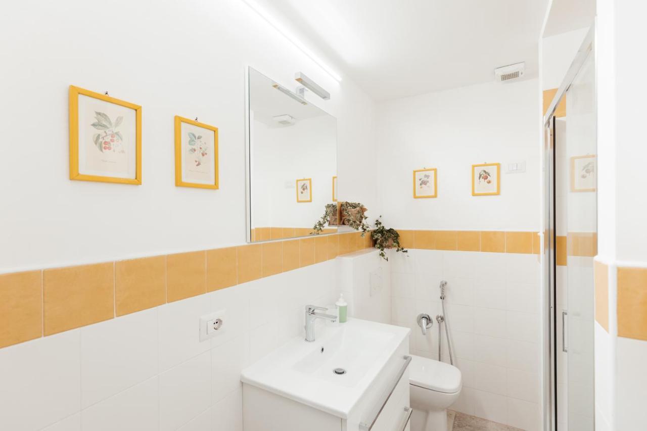 Le Fiabe - Dai Giardini Reali Al Castello Apartment Turin
